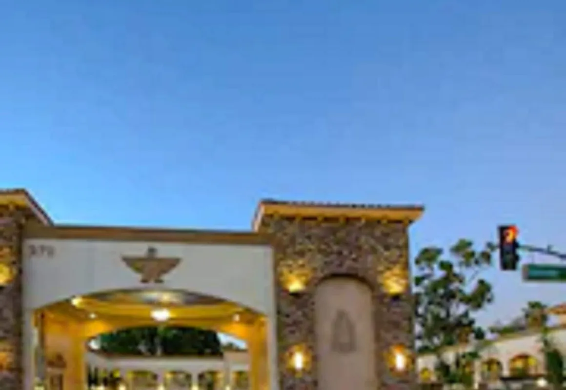 Thunderbird Lodge in Riverside hotel hero