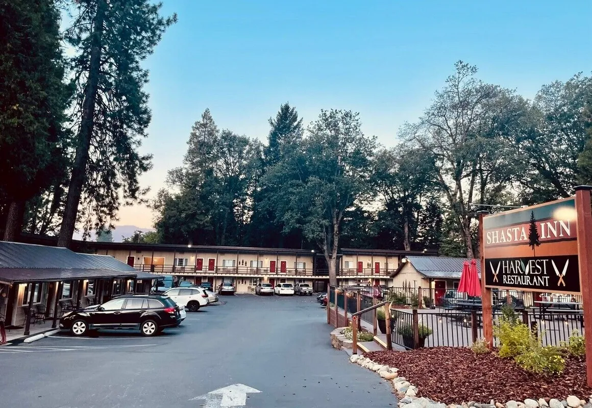 Shasta Inn hotel hero
