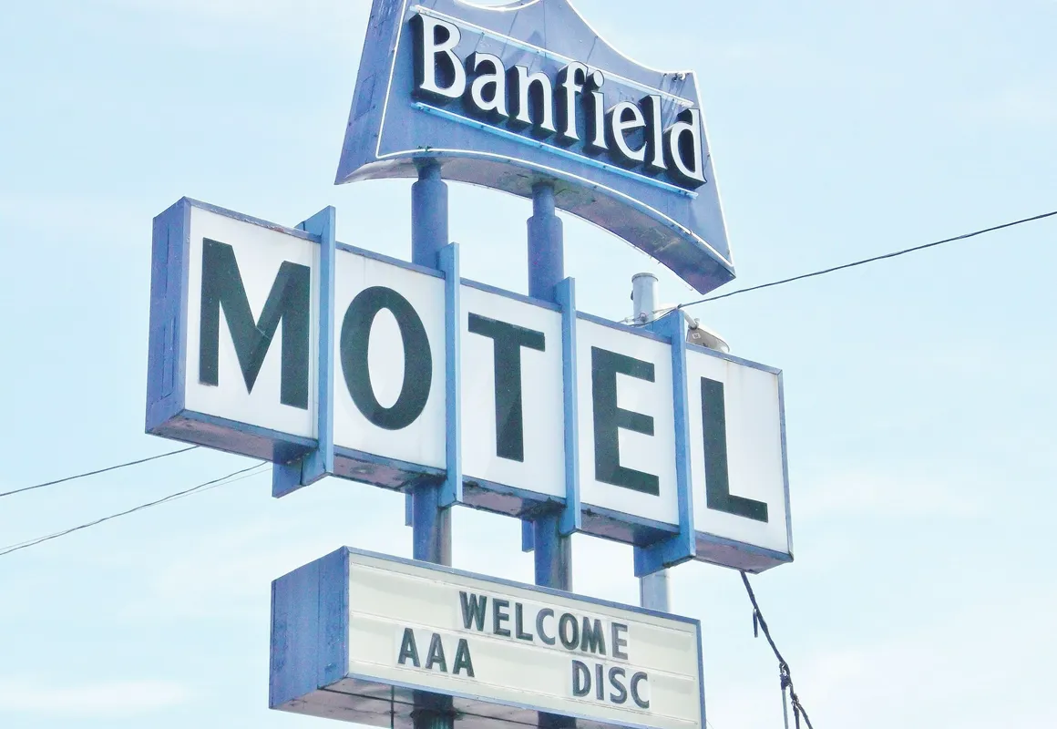 Banfield Motel hotel hero