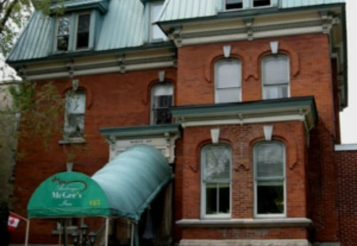 Auberge McGee's Inn hotel hero