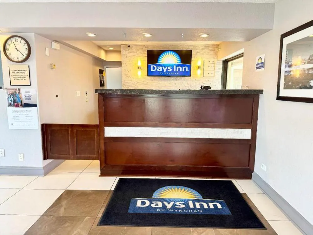 Days Inn by Wyndham St. Charles IL hotel hero