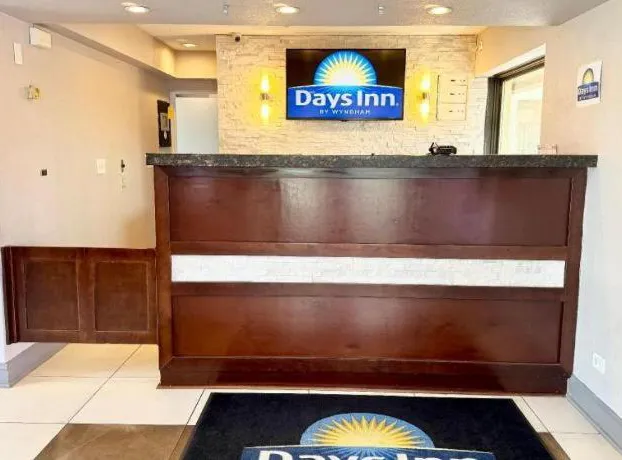 Days Inn by Wyndham St. Charles IL hotel detail image 1