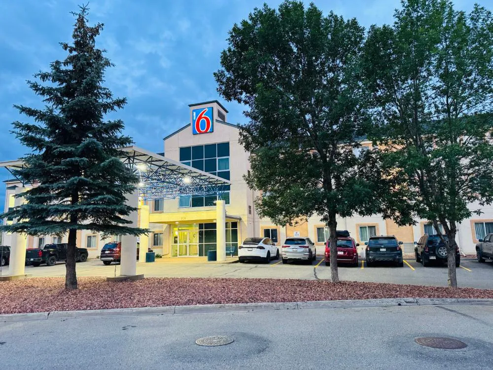 Motel 6 Red Deer, AB hotel hero