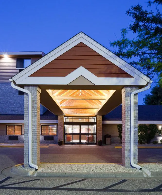 AmericInn by Wyndham Apple Valley hotel hero