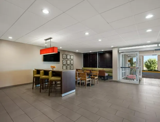 Country Inn & Suites by Radisson, Fredericksburg South (I-95), VA hotel detail image 2