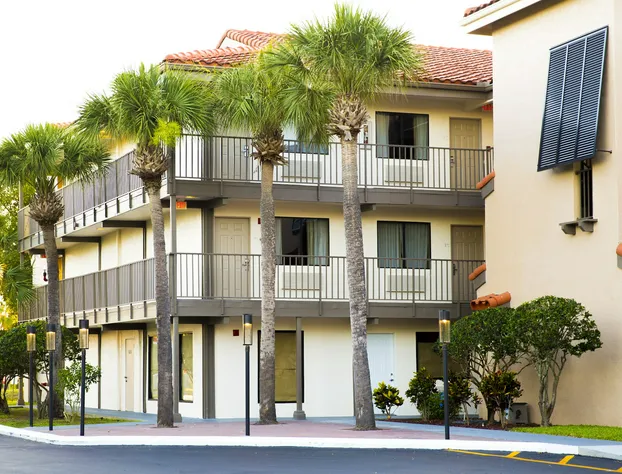 Quality Inn & Suites By the Parks hotel detail image 2