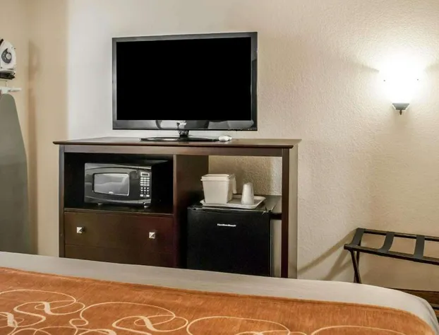Comfort Suites Albuquerque/North Journal Center hotel detail image 1