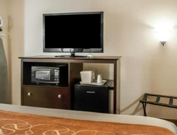Comfort Suites Albuquerque/North Journal Center hotel detail image 2