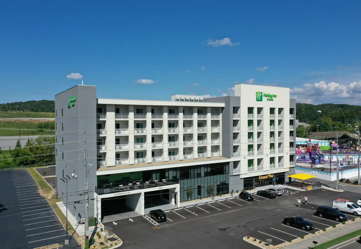 Holiday Inn & Suites Pigeon Forge Convention Center by IHG hotel hero