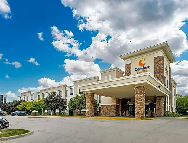 Comfort Suites East Lincoln - Mall Area hotel detail image 4