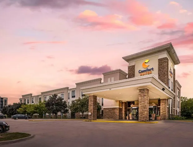 Comfort Suites East Lincoln - Mall Area hotel detail image 2