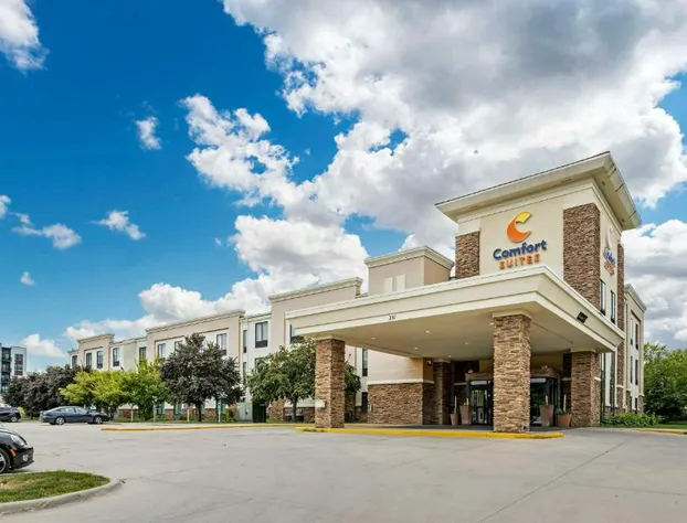 Comfort Suites East Lincoln - Mall Area hotel detail image 4