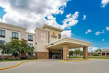Comfort Suites East Lincoln - Mall Area hotel hero