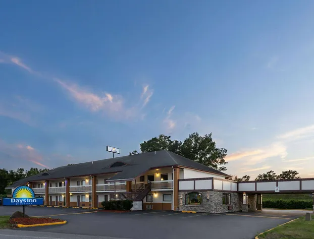 Days Inn by Wyndham Queensbury/Lake George hotel detail image 1