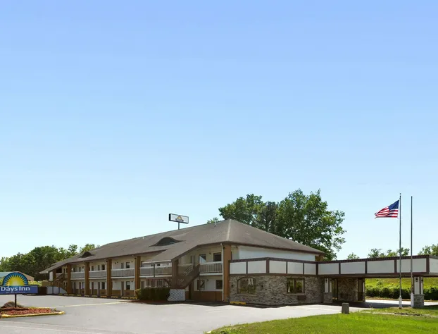 Days Inn by Wyndham Queensbury/Lake George hotel detail image 3