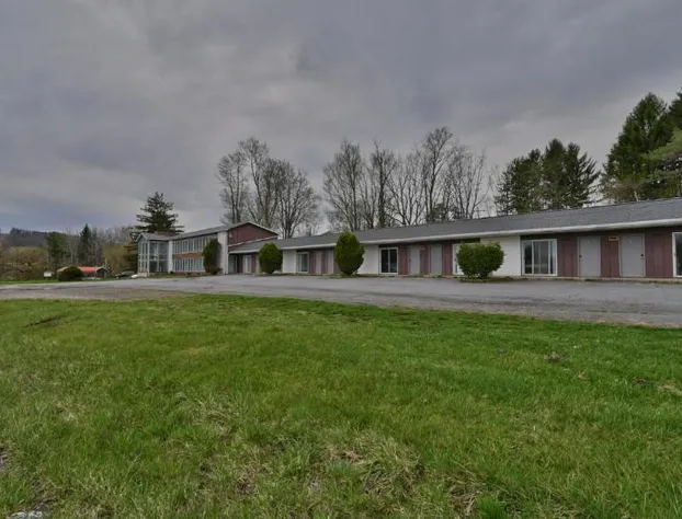 Maplehurst Motel hotel detail image 1