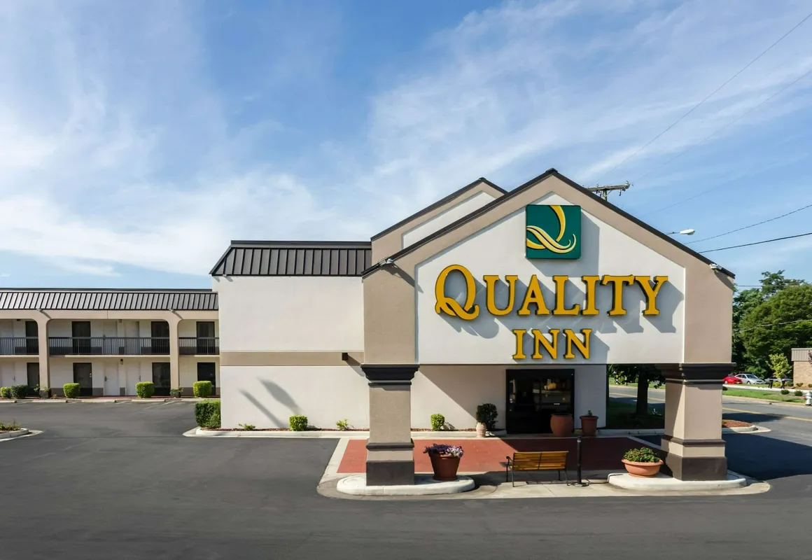 Quality Inn hotel hero