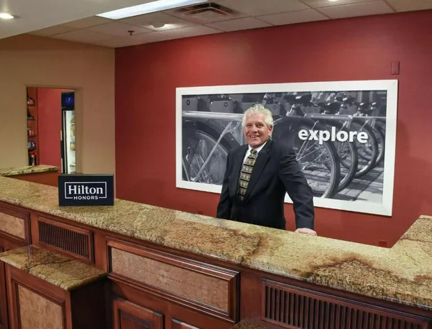 Hampton Inn & Suites Youngstown-Canfield hotel detail image 2