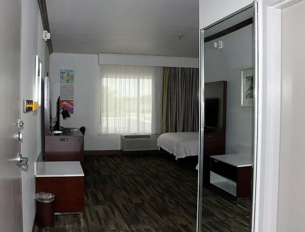 Hampton Inn & Suites Stephenville hotel detail image 4