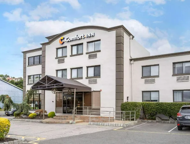 Comfort Inn Edgewater on Hudson River hotel detail image 1