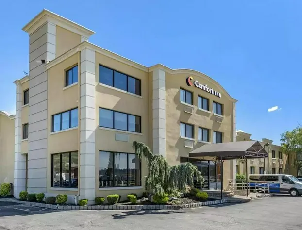 Comfort Inn Edgewater on Hudson River hotel detail image 3