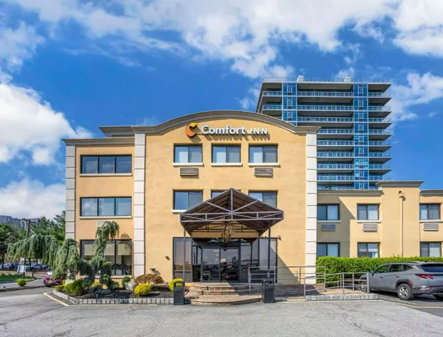 Comfort Inn Edgewater on Hudson River hotel detail image 4