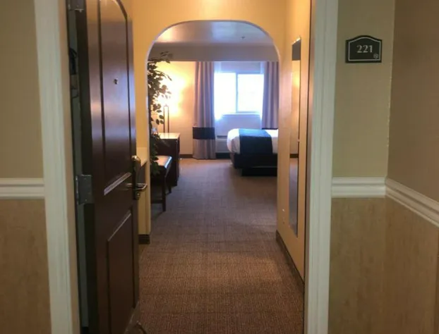 Comfort Inn & Suites Ukiah Mendocino County hotel detail image 1