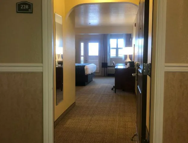 Comfort Inn & Suites Ukiah Mendocino County hotel detail image 2