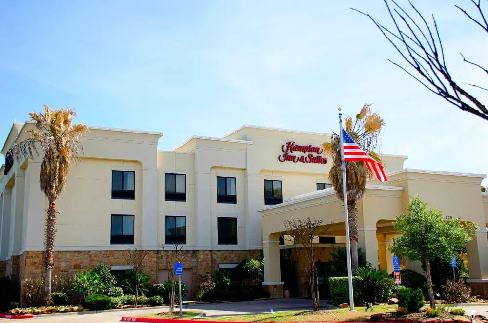 Hampton Inn and Suites College Station hotel hero