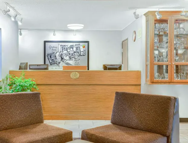 Super 8 by Wyndham Green Bay Near Stadium hotel detail image 3