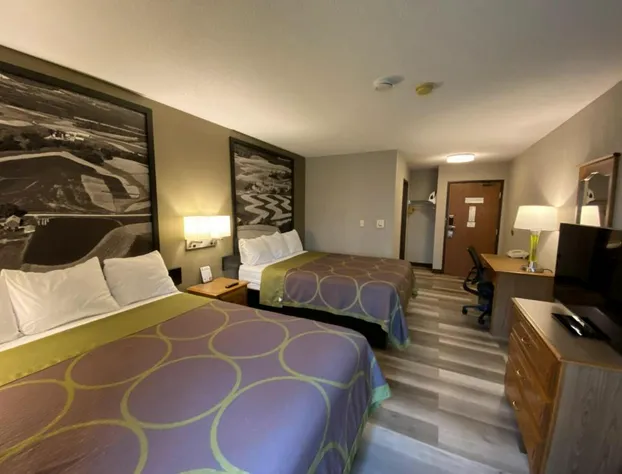 Super 8 by Wyndham Green Bay Near Stadium hotel detail image 4