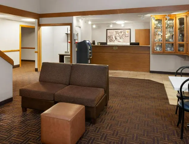 Super 8 by Wyndham Green Bay Near Stadium hotel detail image 4