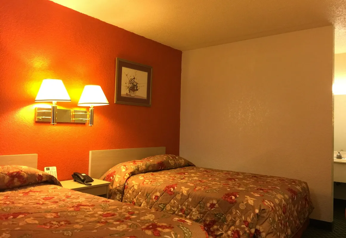 QC Stay Inn hotel hero