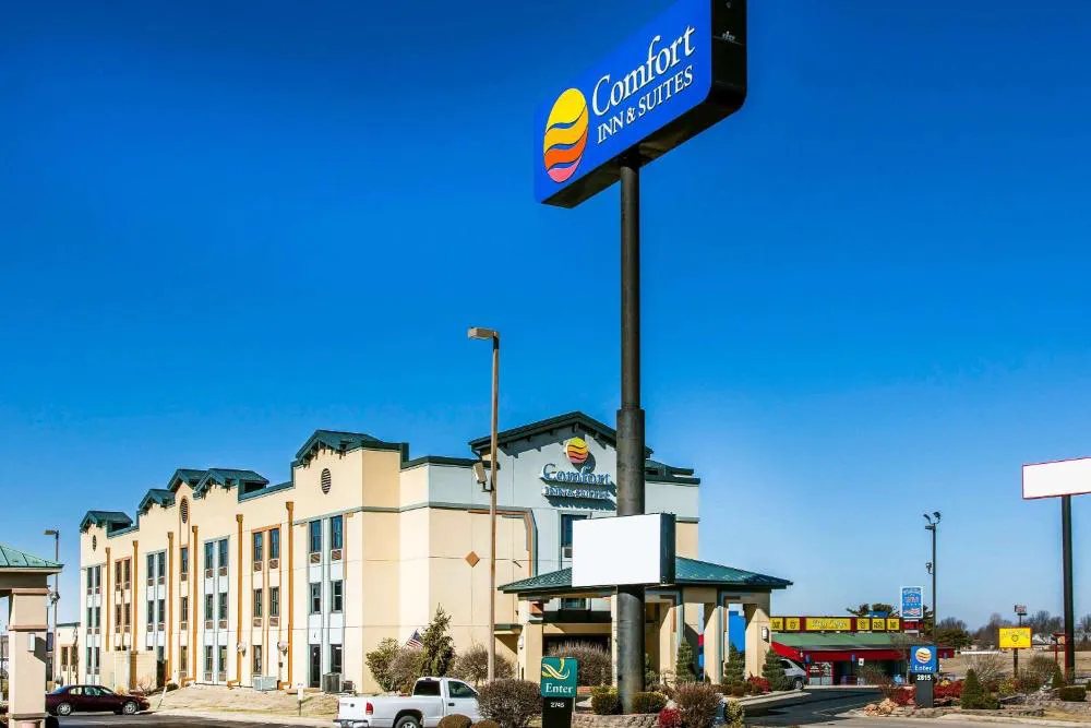 Comfort Inn & Suites Springfield I-44 hotel hero