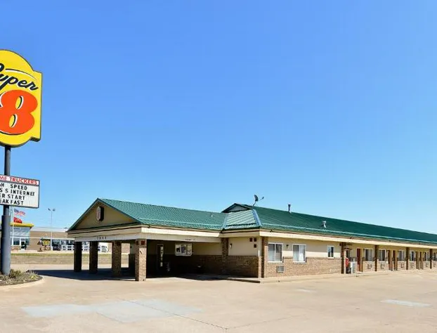 Super 8 by Wyndham Siloam Springs hotel detail image 1