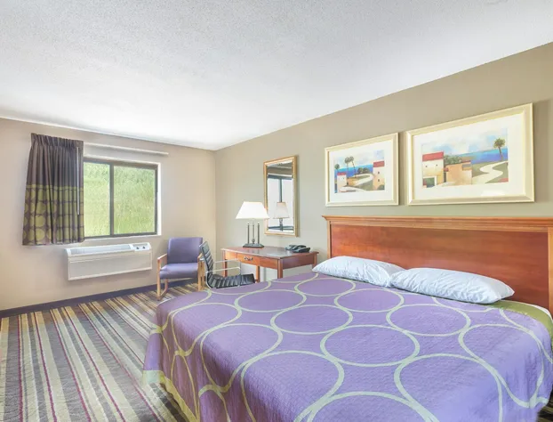 Super 8 by Wyndham Tilton/Lake Winnipesaukee hotel detail image 2