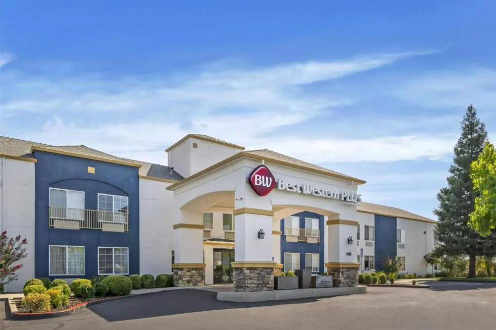 Best Western Plus Twin View Inn & Suites hotel hero