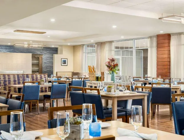 Wyndham Newport Hotel hotel detail image 3