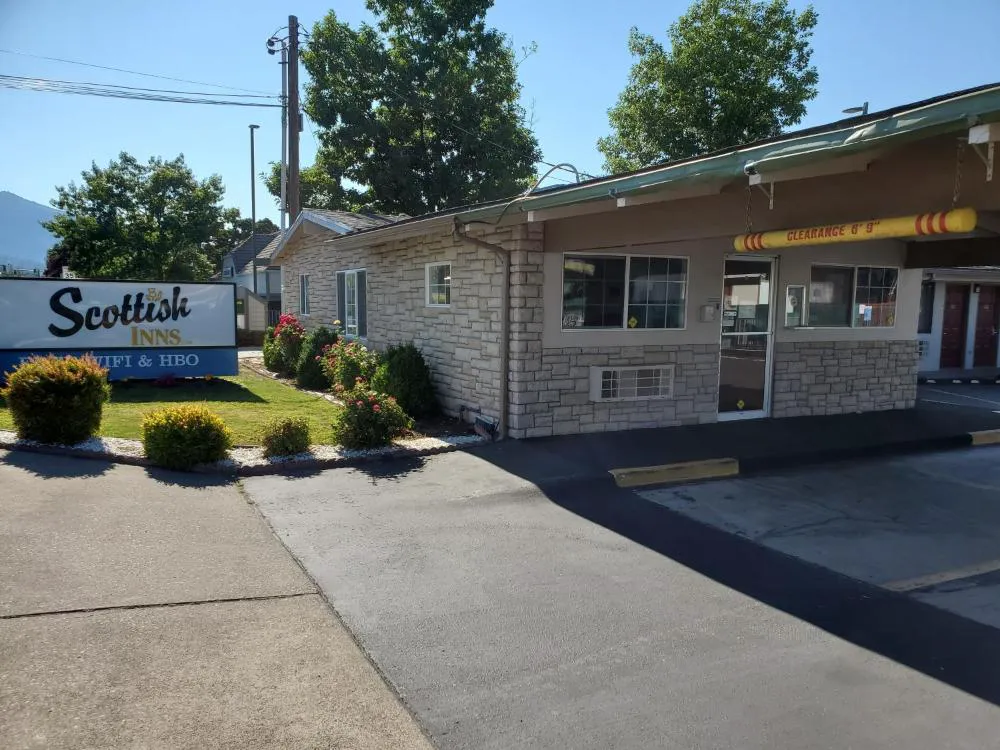 Scottish Inn hotel hero