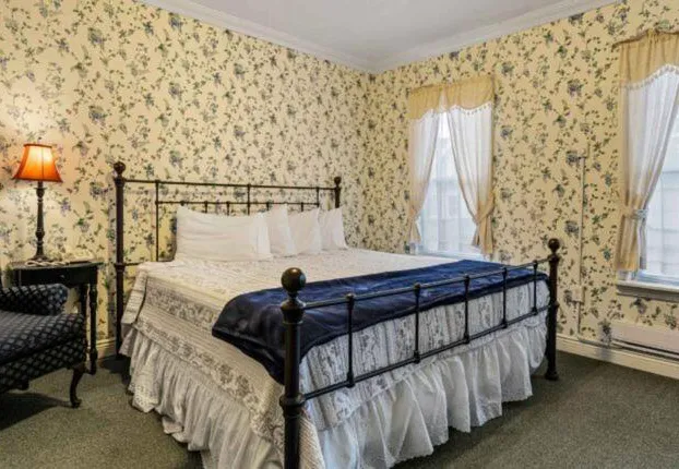 The Pines Inn Lake Placid hotel detail image 4