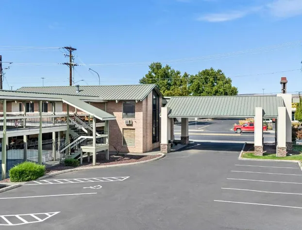 Americas Best Value Inn Yakima hotel detail image 1