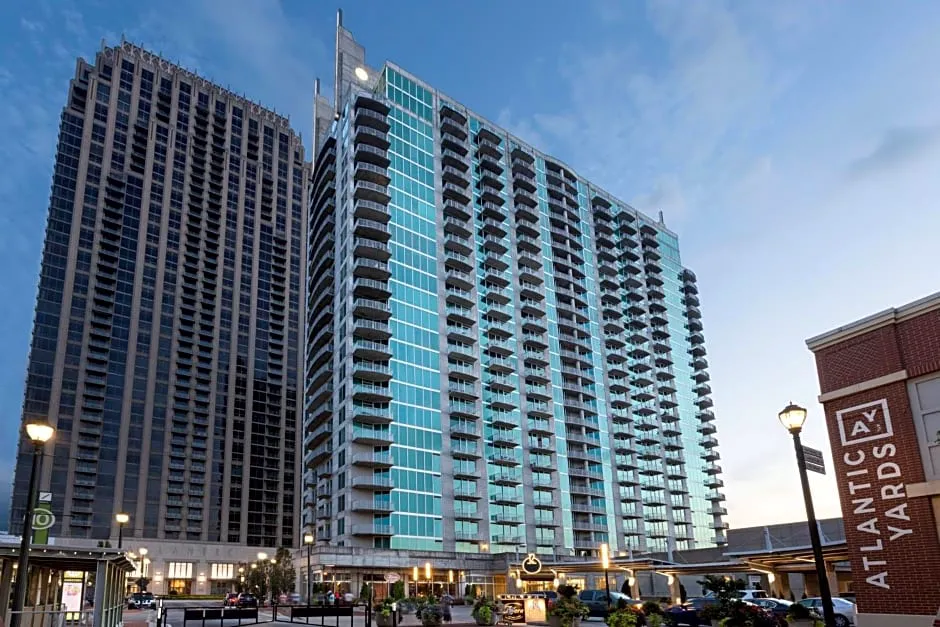 Twelve Midtown, Autograph Collection hotel hero