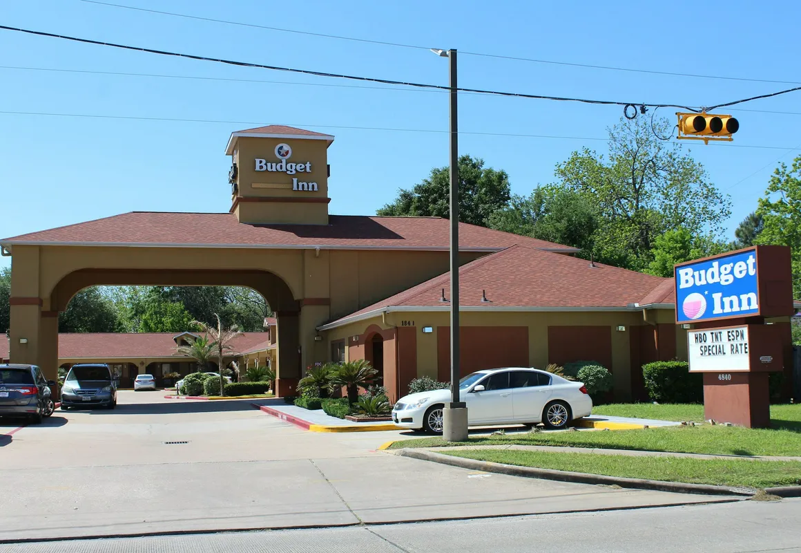 Budget Inn hotel hero