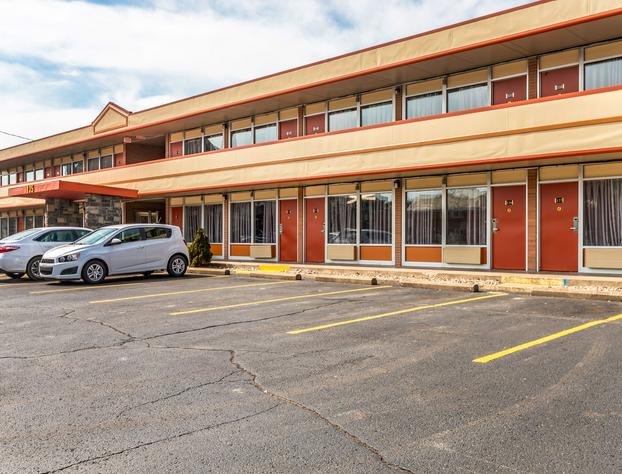 Econo Lodge Zanesville Downtown hotel detail image 2
