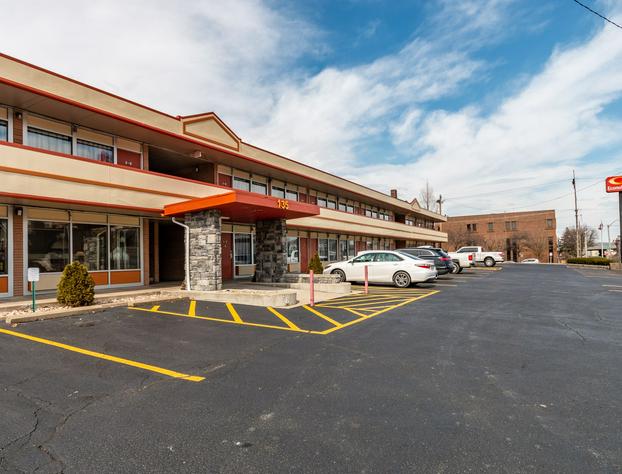Econo Lodge Zanesville Downtown hotel detail image 3