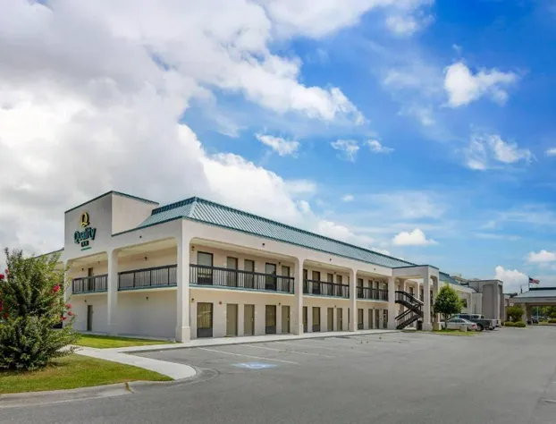 Quality Inn Lumberton North hotel detail image 1