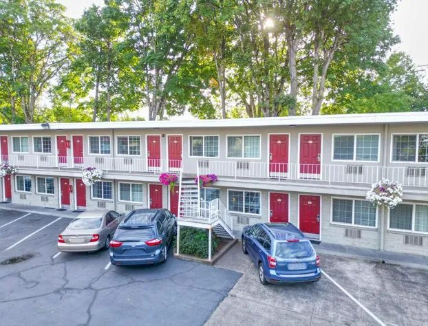 Campus Inn & Suites Eugene Downtown hotel detail image 4