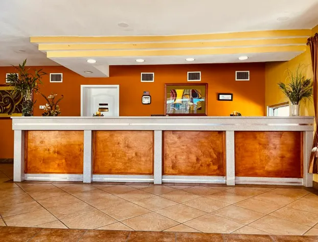 Econo Lodge Del Rio hotel detail image 1