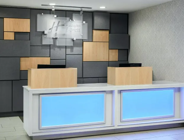 Holiday Inn Express Richmond - Midtown by IHG hotel detail image 4