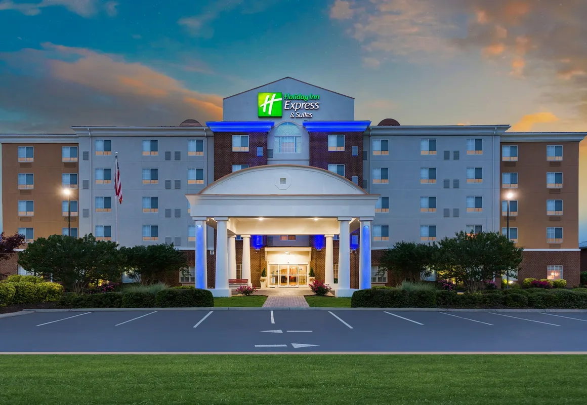 Holiday Inn Express and Suites - Petersburg - Fort Lee by IHG hotel hero